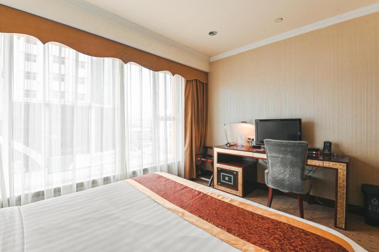 Royal Plaza Hotel Guangzhou Exterior photo