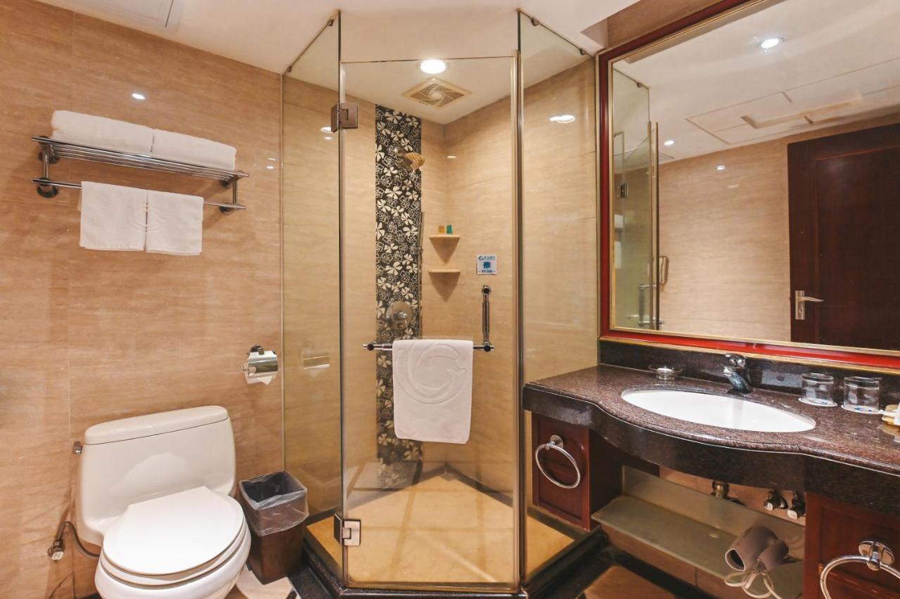 Royal Plaza Hotel Guangzhou Exterior photo