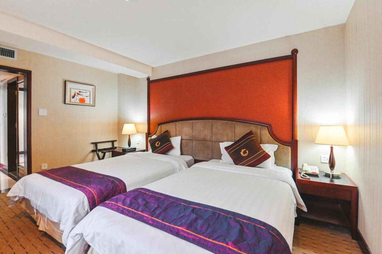 Royal Plaza Hotel Guangzhou Exterior photo