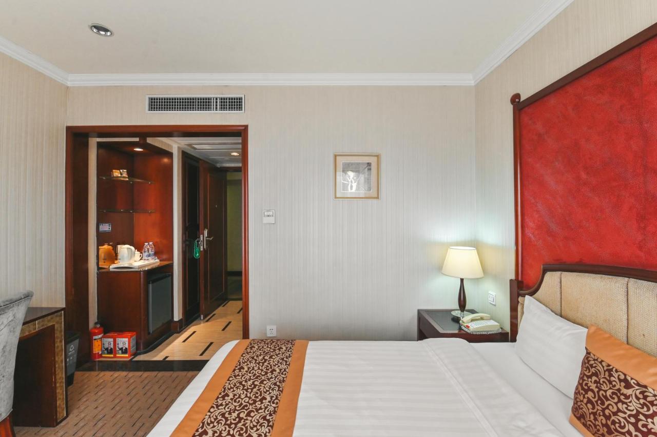 Royal Plaza Hotel Guangzhou Exterior photo