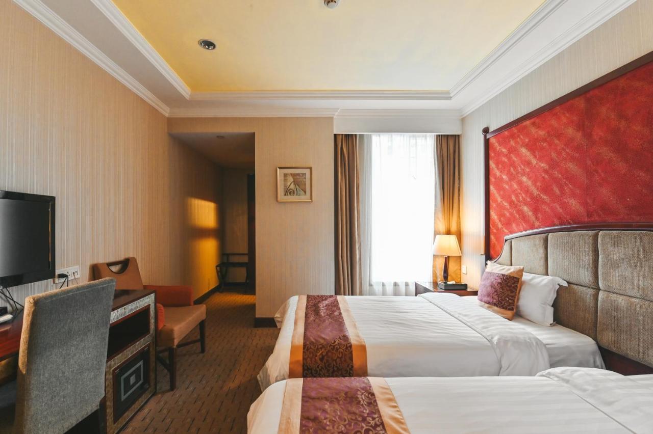 Royal Plaza Hotel Guangzhou Exterior photo
