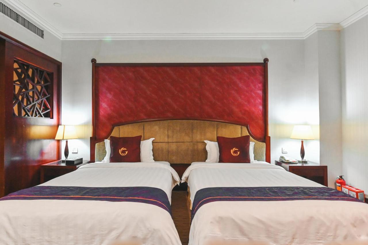 Royal Plaza Hotel Guangzhou Exterior photo